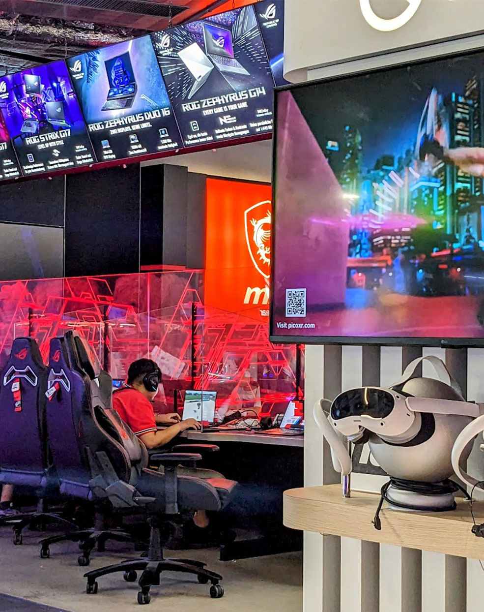 John Singer Sargent - A Corner of the Library in Venice, 1904/1907 